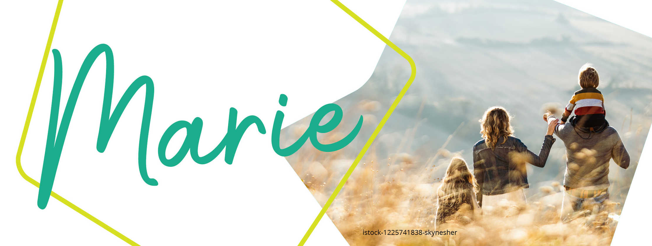 MS und ich: Eine Familie wandert duch eine Hügellandschaft