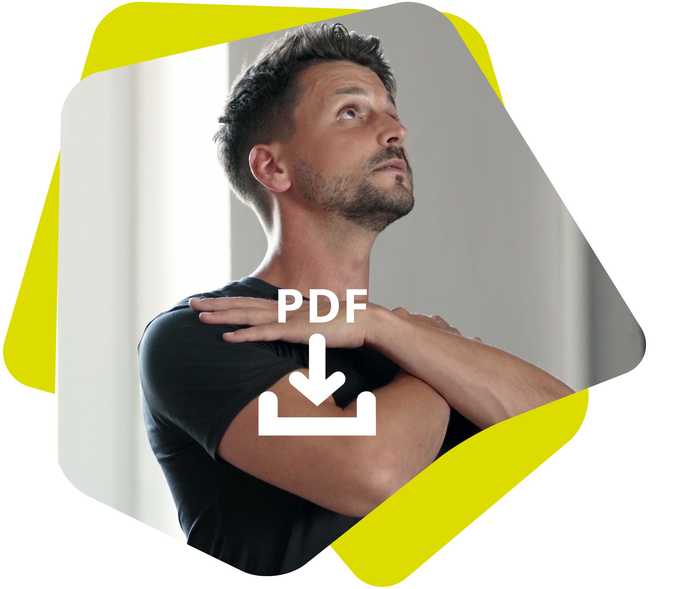 Sportler Andre macht eine Übung zur Aktivierung der Brustwirbelsäule vor Sportler Andre macht eine Übung zur Aktivierung der Brustwirbelsäule vor