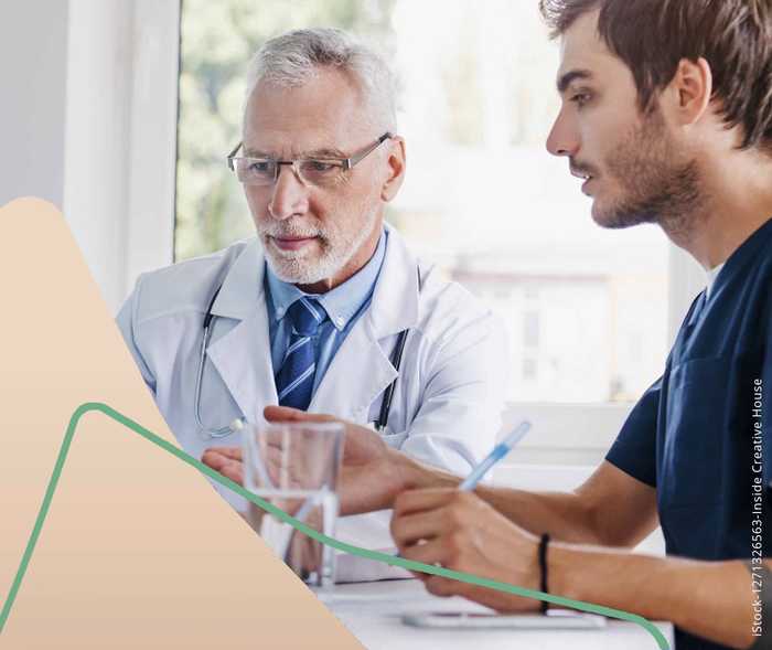 Für die eigene Sache einstehen - Doktor im Gespräch mit seinem Patienten