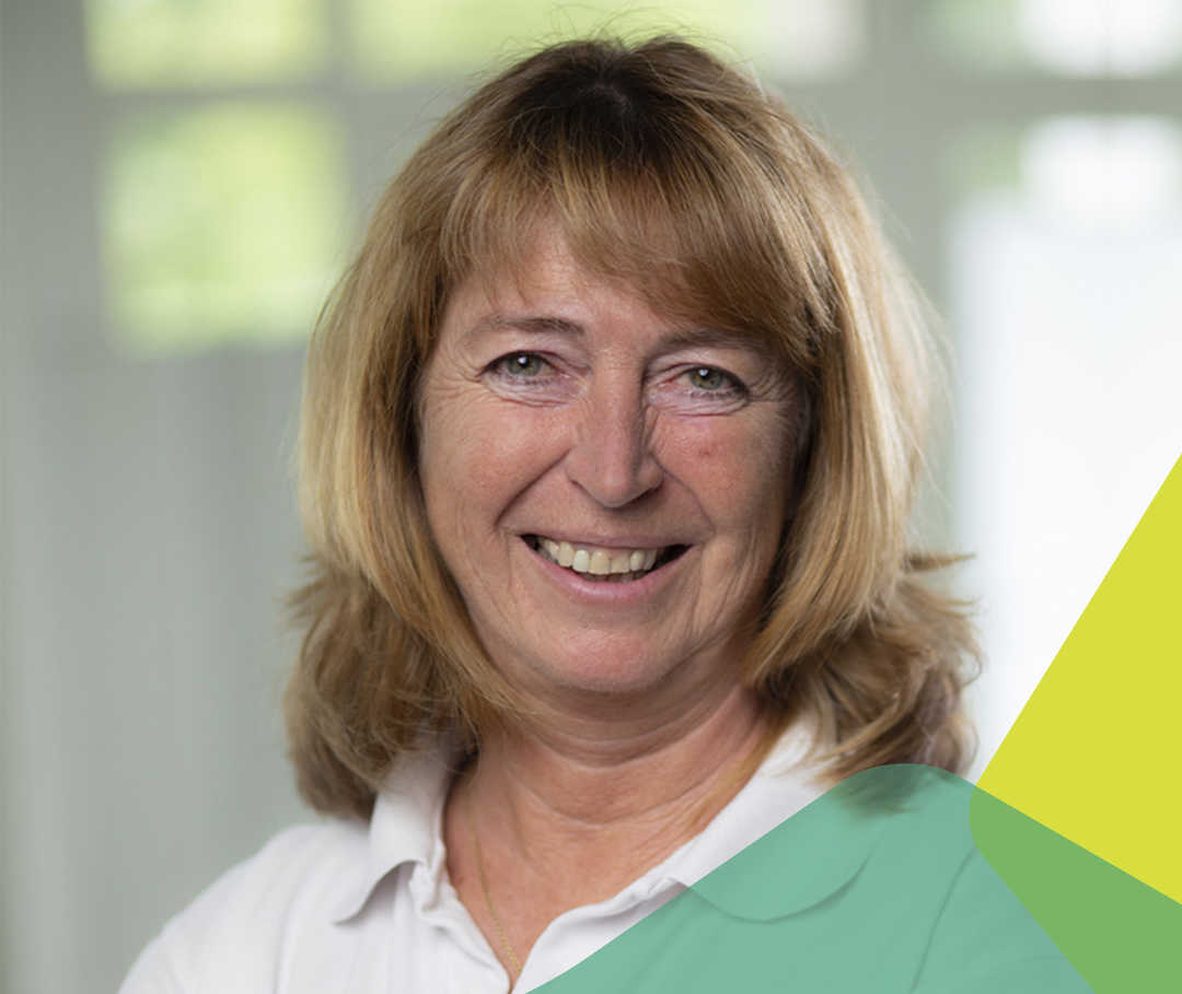 Gabriele Buchstein lächelt in die Kamera