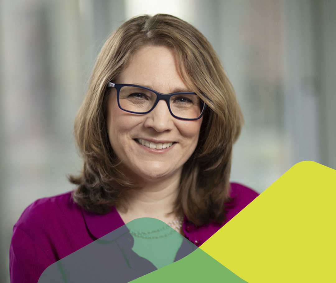 Dr. med. Birte Elias-Hamp lächelt in die Kamera